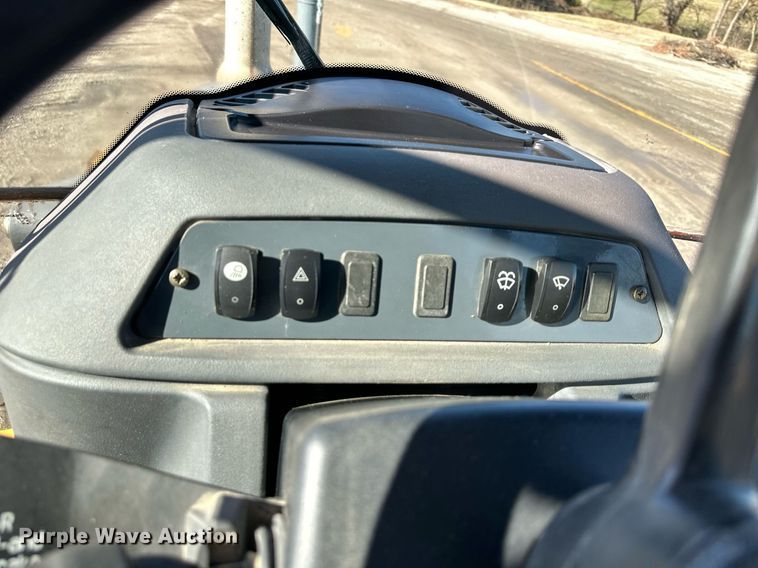 image for item DW2962 2010 John Deere 410J backhoe