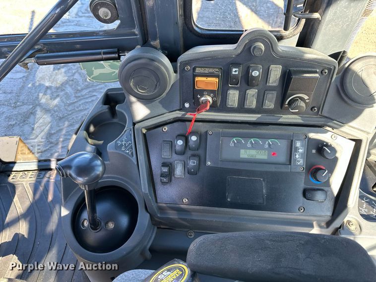 image for item DW2962 2010 John Deere 410J backhoe