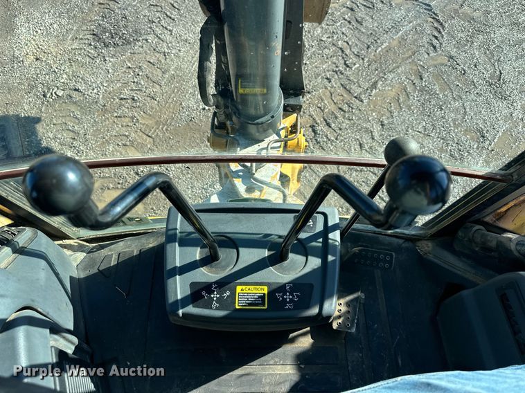 image for item DW2962 2010 John Deere 410J backhoe