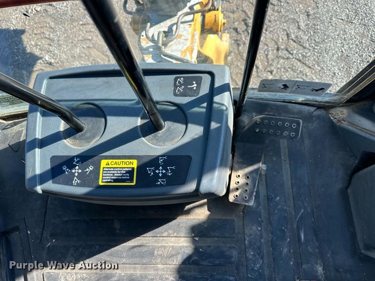 image for item DW2962 2010 John Deere 410J backhoe