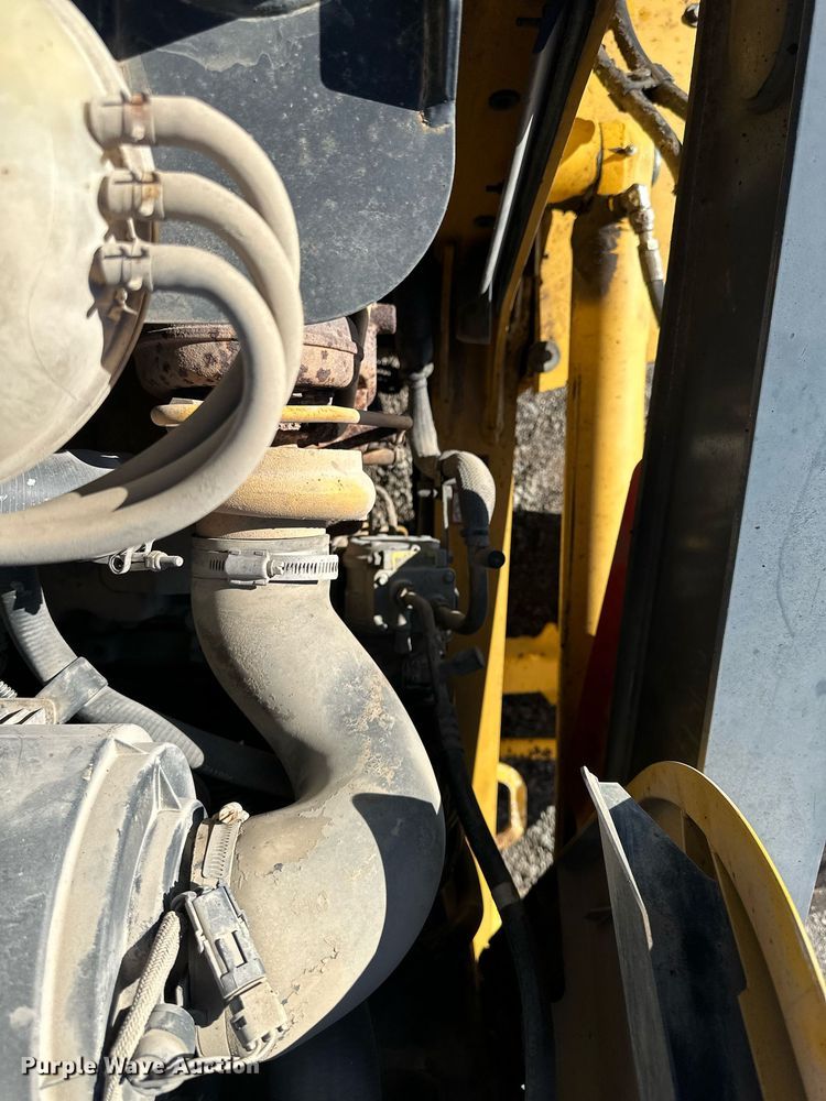 image for item DW2962 2010 John Deere 410J backhoe