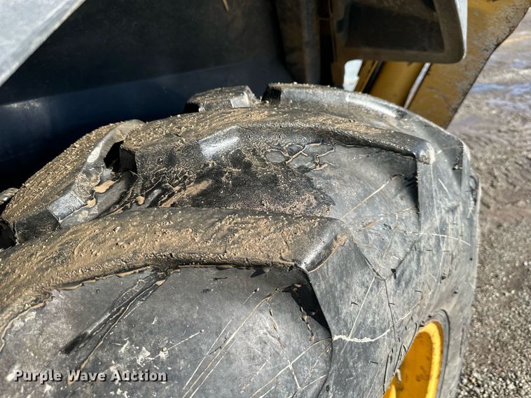 image for item DW2962 2010 John Deere 410J backhoe