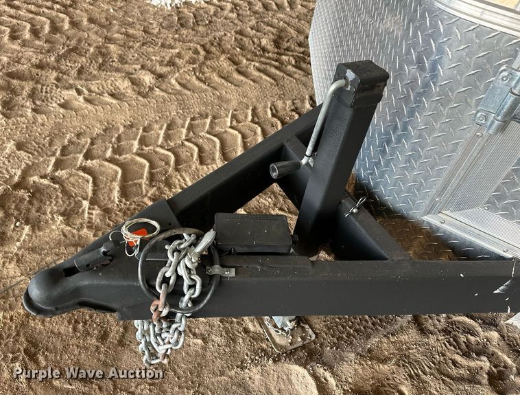 image for item EK9930 2003 H&H enclosed cargo trailer