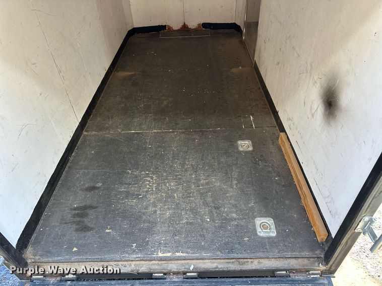 image for item EK9931 2004 H&H enclosed cargo trailer