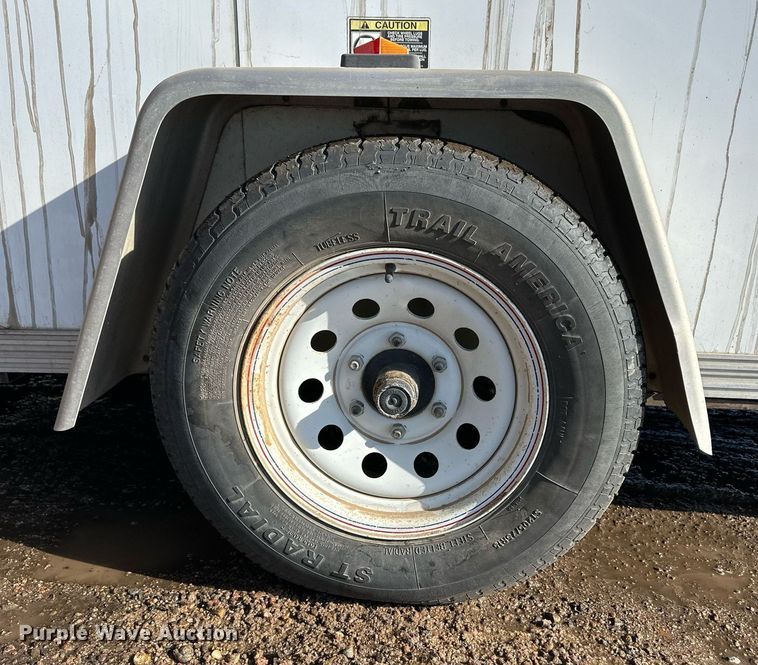 image for item EK9931 2004 H&H enclosed cargo trailer