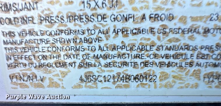 image for item EK9931 2004 H&H enclosed cargo trailer