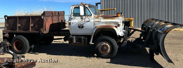 image for item JT9166 1980 Chevrolet dump truck