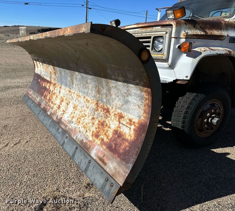 image for item JT9166 1980 Chevrolet dump truck