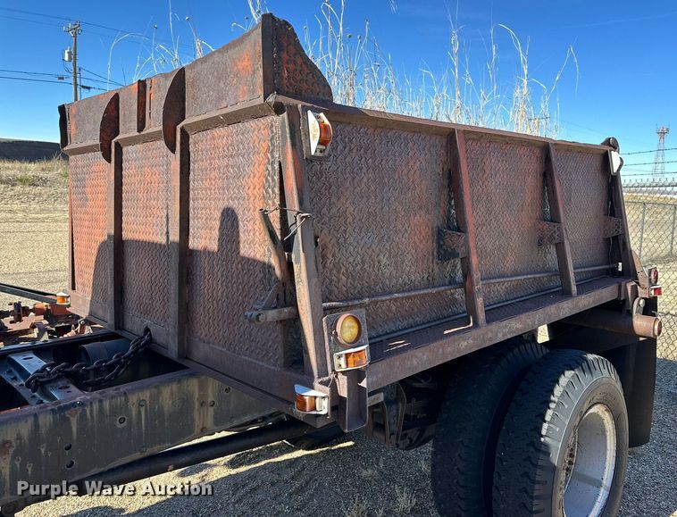 image for item JT9166 1980 Chevrolet dump truck