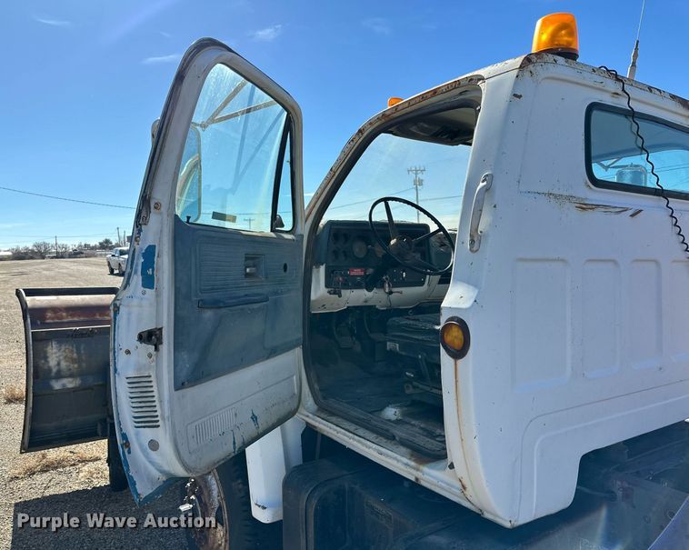 image for item JT9166 1980 Chevrolet dump truck