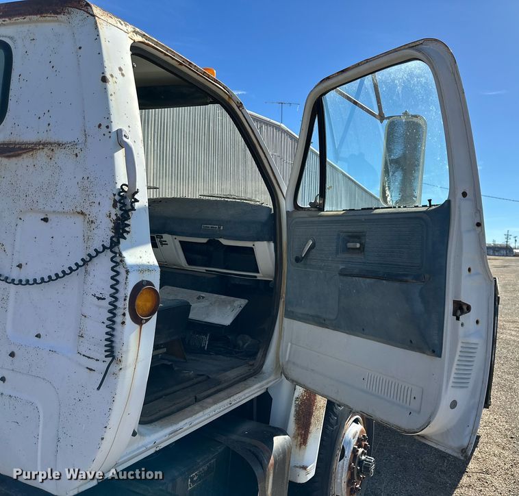 image for item JT9166 1980 Chevrolet dump truck