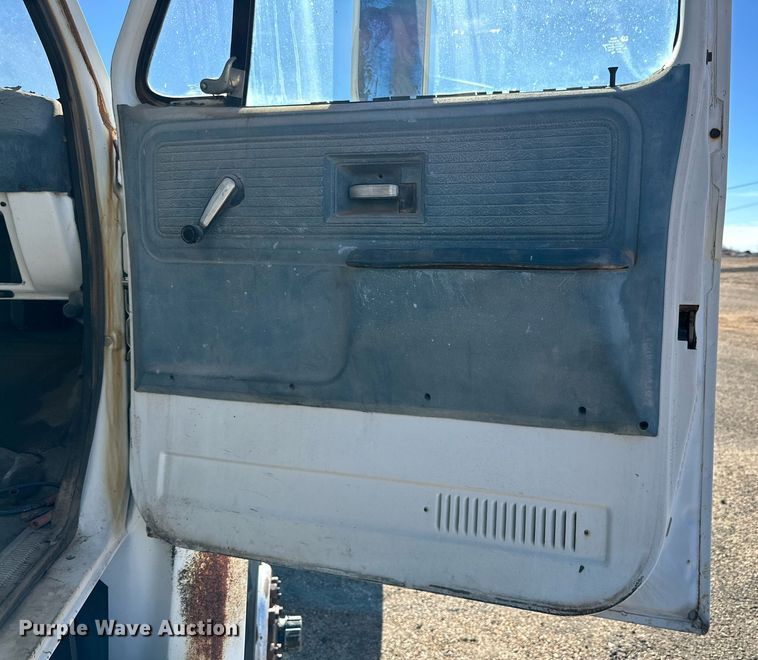 image for item JT9166 1980 Chevrolet dump truck