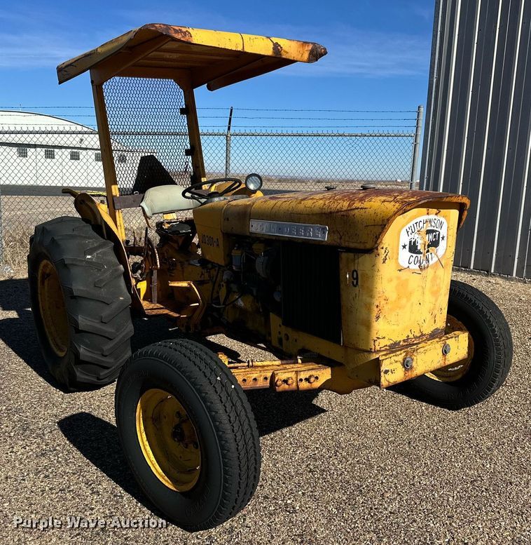 image for item JT9167 1975 John Deere 301-A tractor