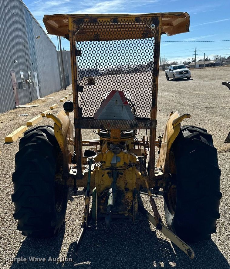 image for item JT9167 1975 John Deere 301-A tractor