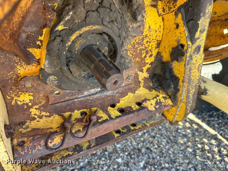 image for item JT9167 1975 John Deere 301-A tractor