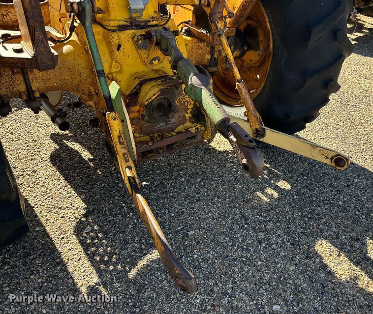 image for item JT9167 1975 John Deere 301-A tractor