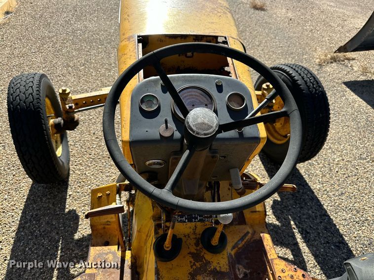 image for item JT9167 1975 John Deere 301-A tractor