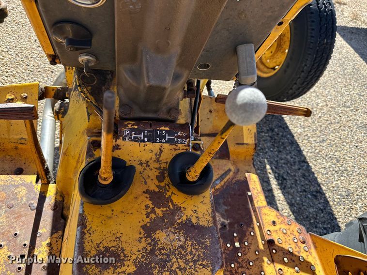 image for item JT9167 1975 John Deere 301-A tractor