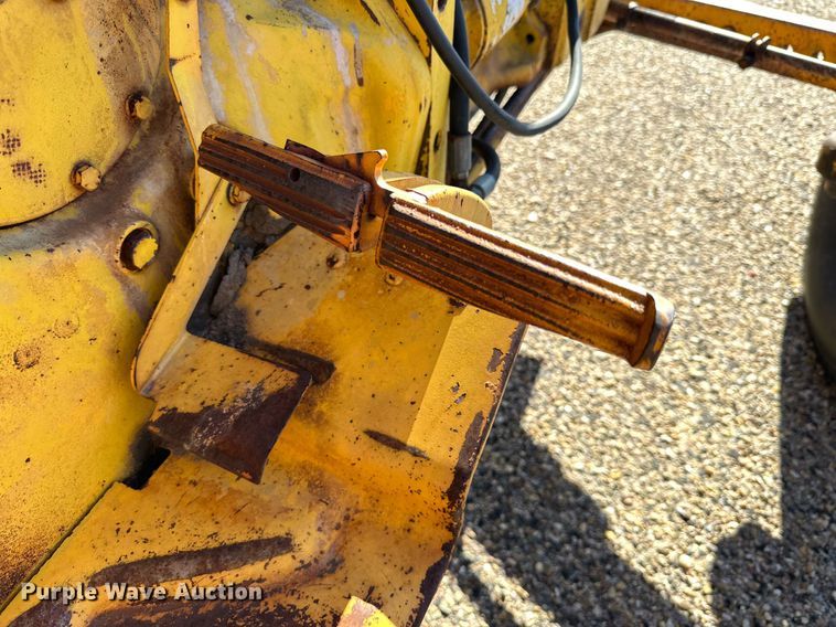 image for item JT9167 1975 John Deere 301-A tractor