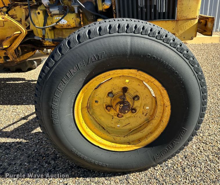 image for item JT9167 1975 John Deere 301-A tractor