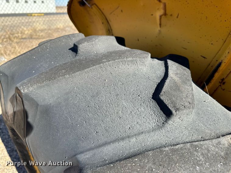 image for item JT9167 1975 John Deere 301-A tractor