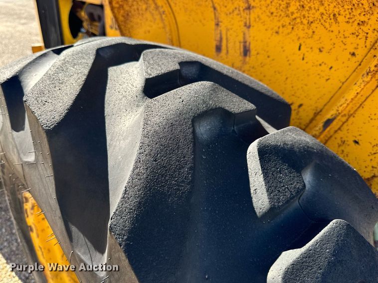 image for item JT9167 1975 John Deere 301-A tractor