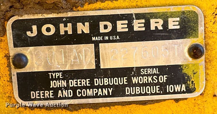 image for item JT9167 1975 John Deere 301-A tractor