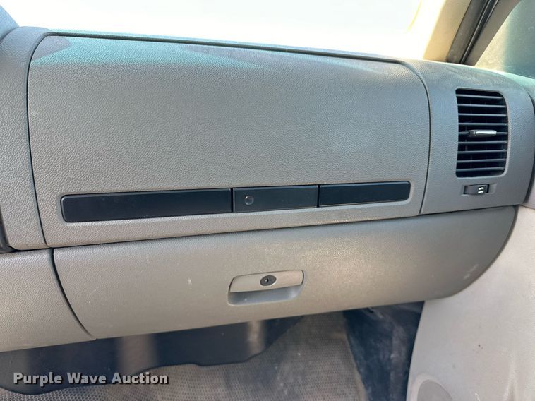 image for item JT9168 2011 Chevrolet Silverado 1500 pickup truck