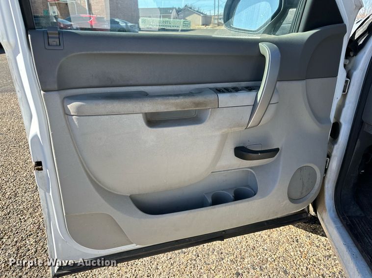 image for item JT9169 2012 Chevrolet Silverado 1500 Crew Cab pickup truck