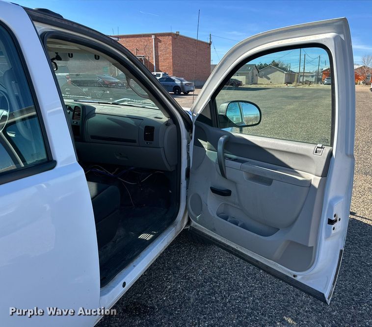 image for item JT9169 2012 Chevrolet Silverado 1500 Crew Cab pickup truck