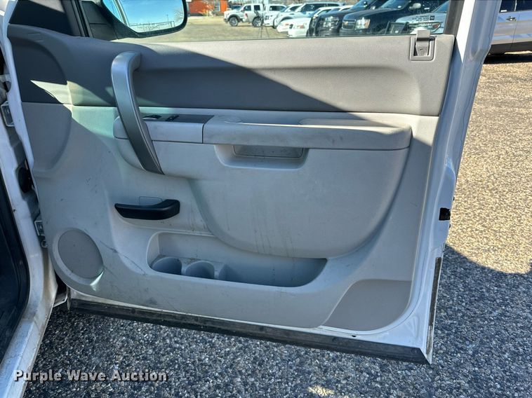 image for item JT9169 2012 Chevrolet Silverado 1500 Crew Cab pickup truck