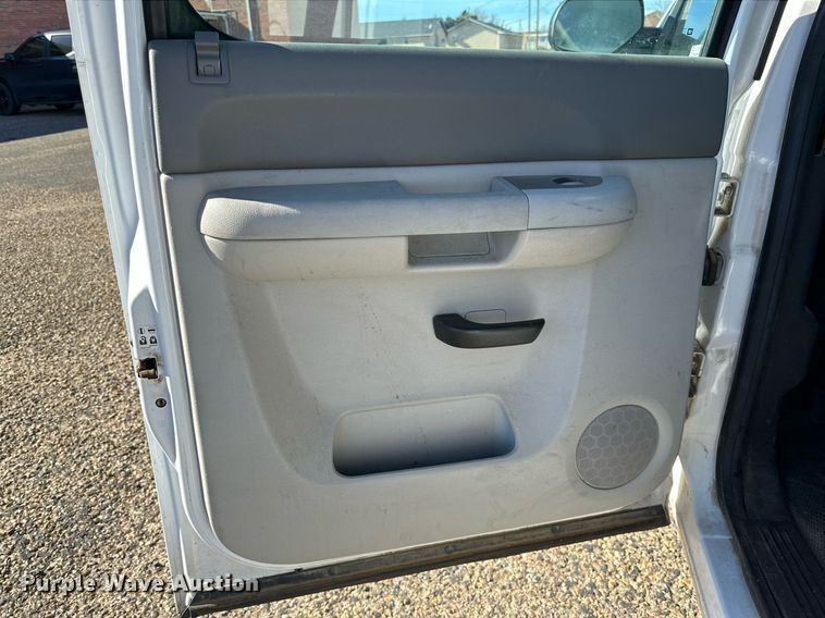 image for item JT9169 2012 Chevrolet Silverado 1500 Crew Cab pickup truck