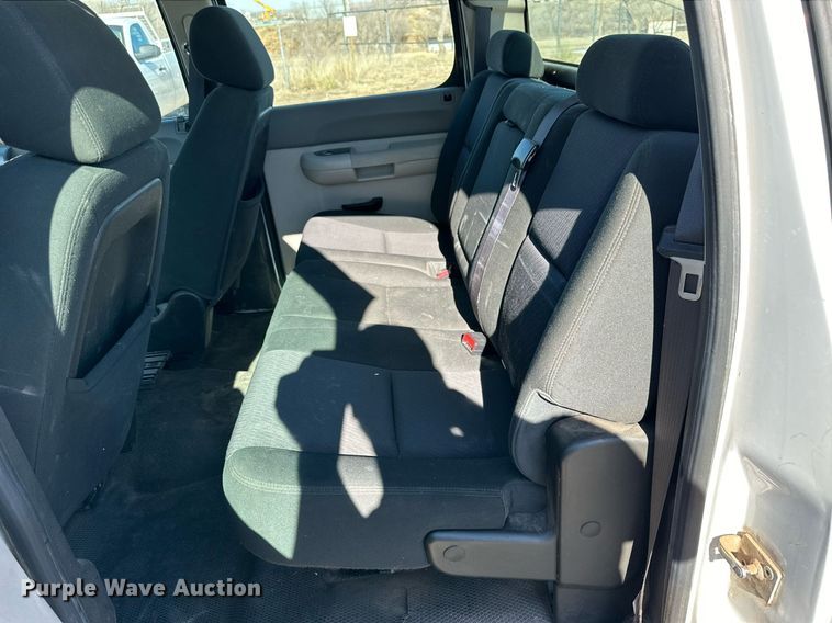 image for item JT9169 2012 Chevrolet Silverado 1500 Crew Cab pickup truck