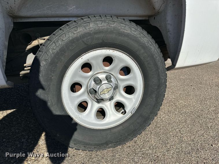 image for item JT9169 2012 Chevrolet Silverado 1500 Crew Cab pickup truck