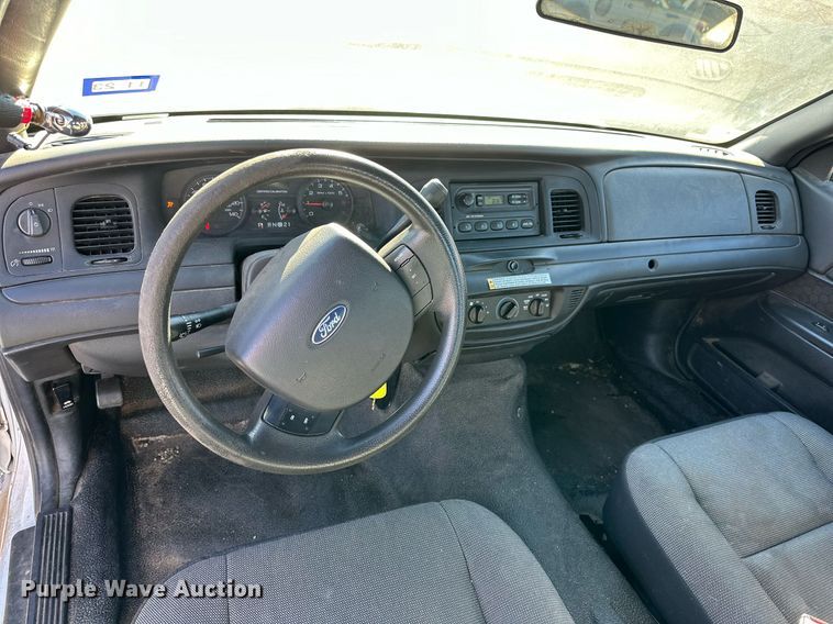 image for item JT9173 2007 Ford Crown Victoria Police Interceptor  