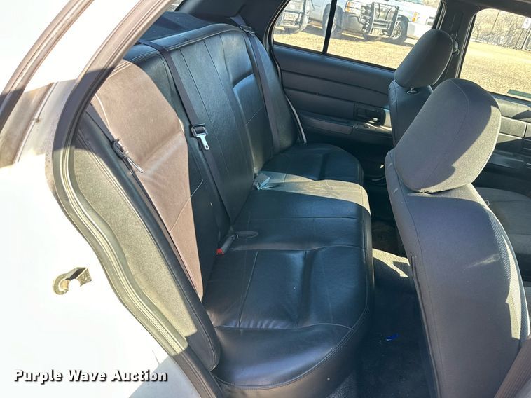 image for item JT9173 2007 Ford Crown Victoria Police Interceptor  