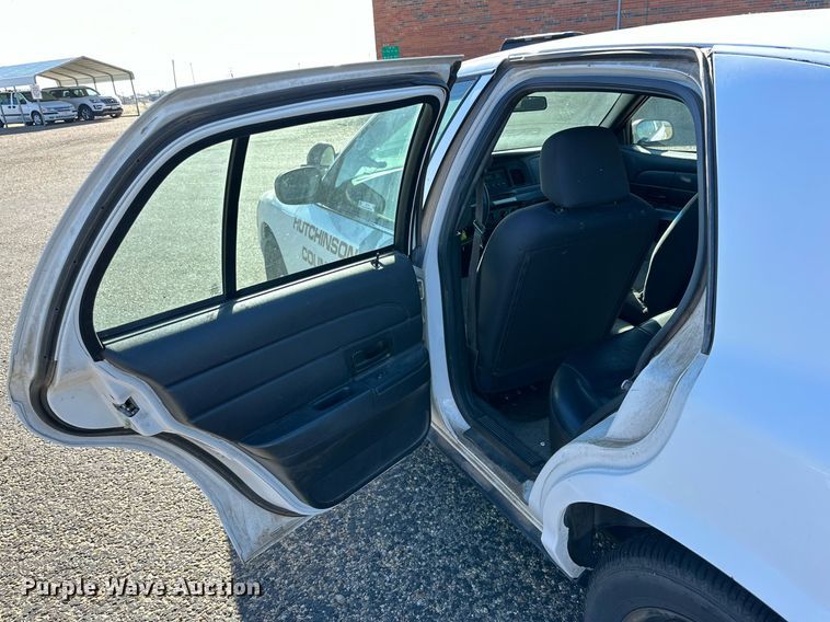 image for item JT9173 2007 Ford Crown Victoria Police Interceptor  