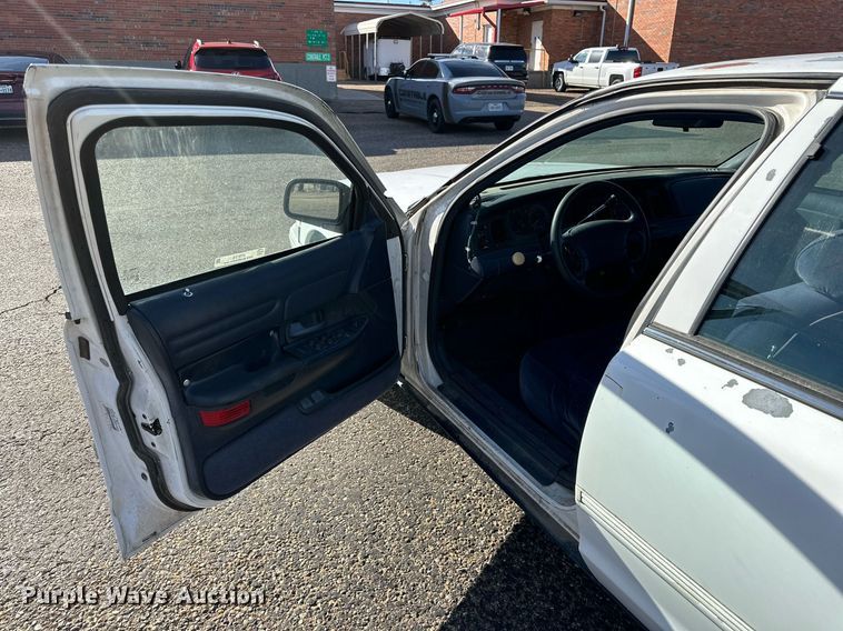 image for item JT9174 1996 Ford Crown Victoria Police Interceptor  