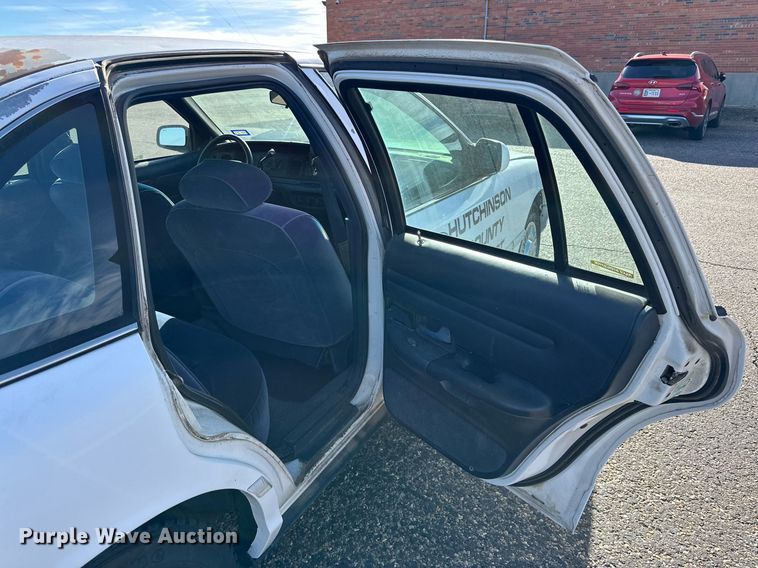 image for item JT9174 1996 Ford Crown Victoria Police Interceptor  