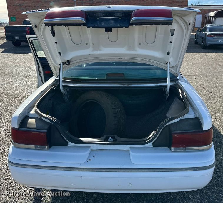 image for item JT9174 1996 Ford Crown Victoria Police Interceptor  