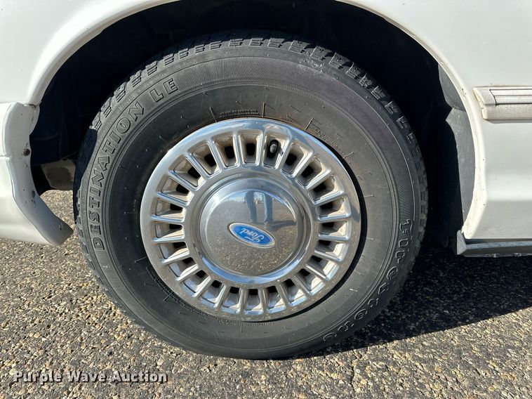 image for item JT9174 1996 Ford Crown Victoria Police Interceptor  