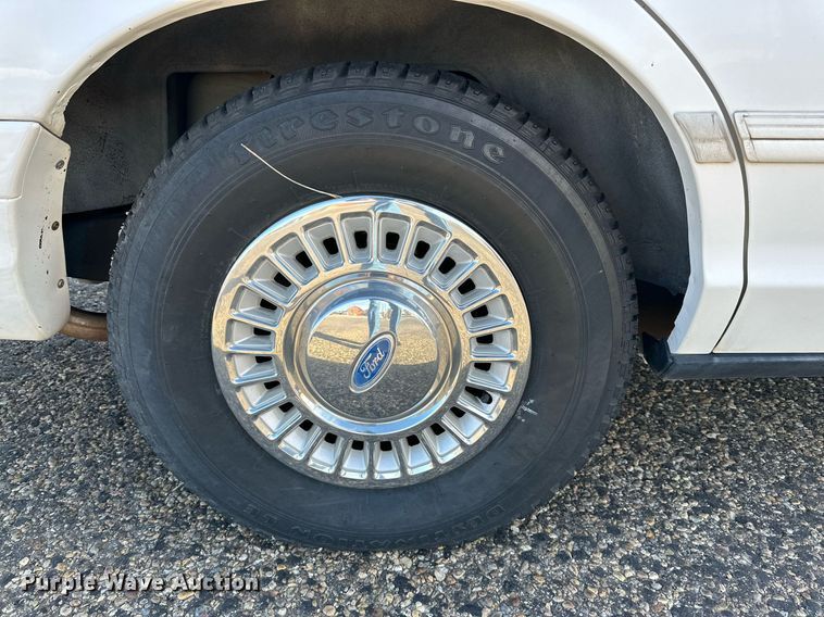 image for item JT9174 1996 Ford Crown Victoria Police Interceptor  