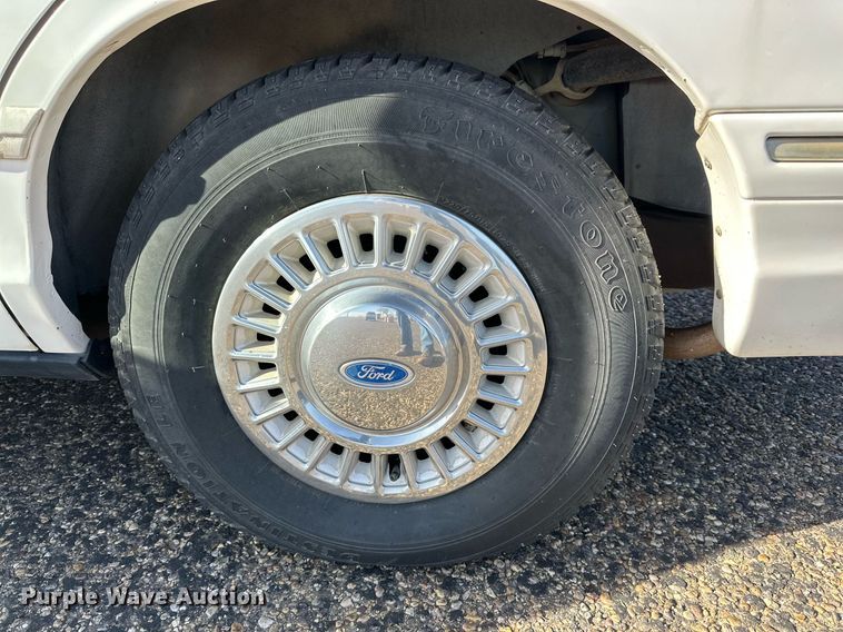 image for item JT9174 1996 Ford Crown Victoria Police Interceptor  