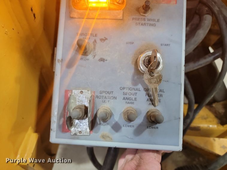 image for item LA9537 Wildcat  M7000MDR snow blower