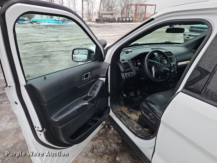 image for item LB9741 2017 Ford Explorer Police Interceptor  SUV