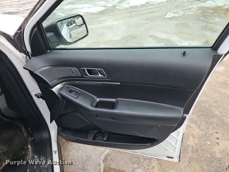 image for item LB9741 2017 Ford Explorer Police Interceptor  SUV