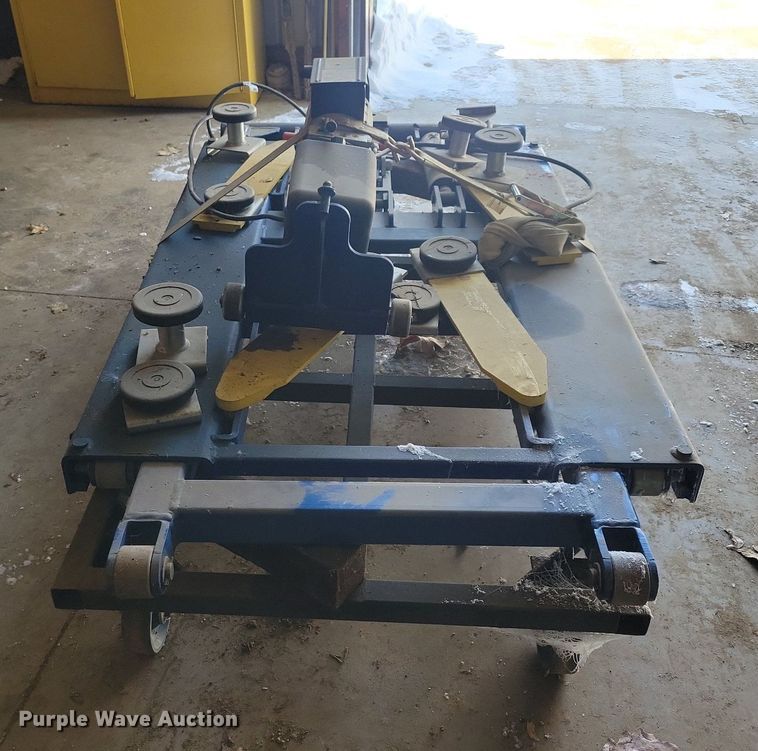 image for item LC9517 2016 BendPak automotive lift 