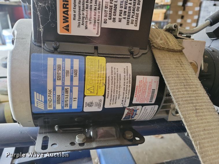 image for item LC9517 2016 BendPak automotive lift 