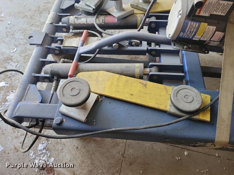 image for item LC9517 2016 BendPak automotive lift 