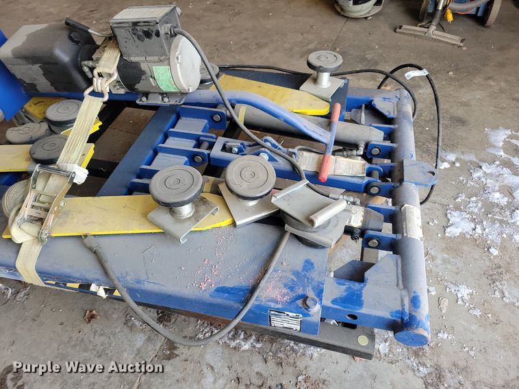 image for item LC9517 2016 BendPak automotive lift 